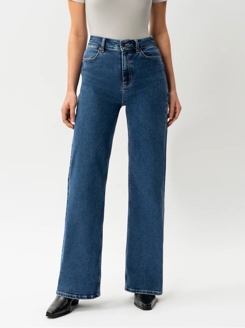 Ninepine Wide Leg Cropped Jeans Women’s Size 28 Medium Wash Stretch Denim